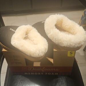 Dearfoams Black and Cream Memory Foam Slippers